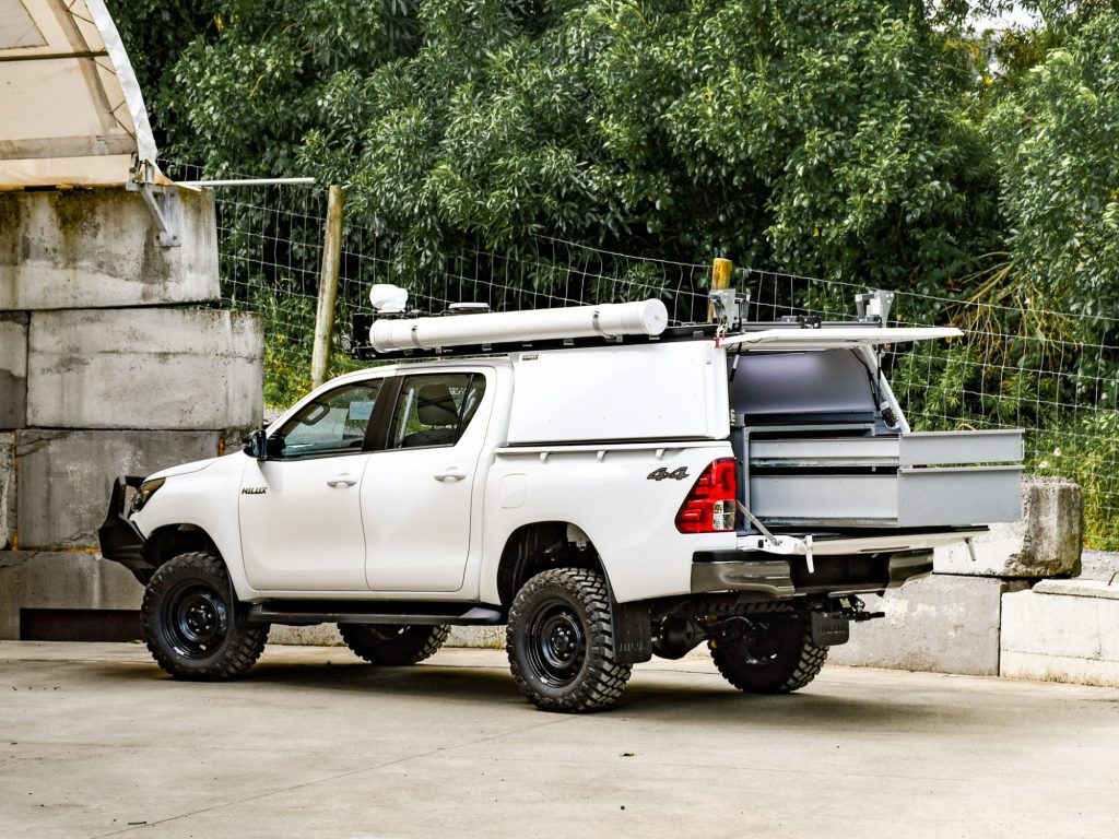 Toyota Hilux Aluminium Stealth Canopy 1